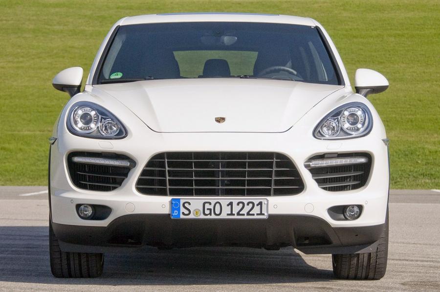  Porsche Cayenne 2011 года  (фото 49 из 107)